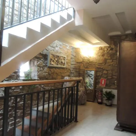 Ana De Tejas Azules Lantställe Medinaceli