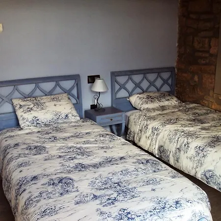 Ana De Tejas Azules