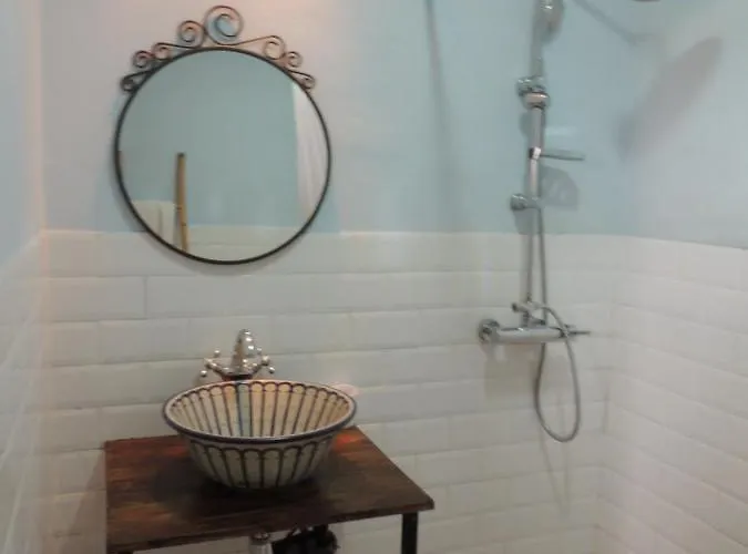 Ana De Tejas Azules 메디나셀리