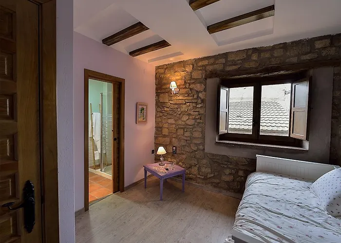 Ana De Tejas Azules *